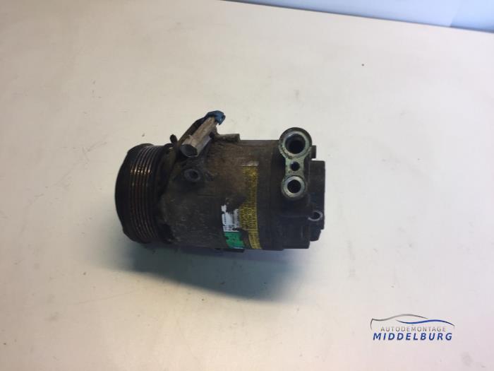 Usagé Compresseur de clim Opel Zafira (F75) 2.2 DTI 16V Prix € 29,00 Règlement à la marge proposé par Autodemontagebedrijf Middelburg B.V