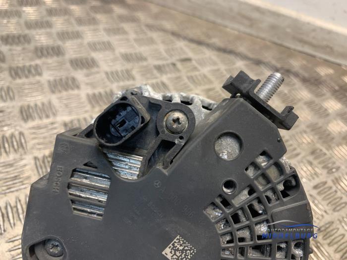 Dynamo from a Mercedes-Benz A (W176) 1.5 A-180 CDI, A-180d 16V 2013