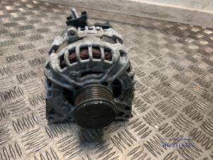 Dynamo from a Mercedes-Benz A (W176) 1.5 A-180 CDI, A-180d 16V 2013