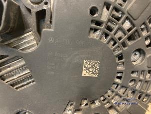 Dynamo from a Mercedes-Benz A (W176) 1.5 A-180 CDI, A-180d 16V 2013