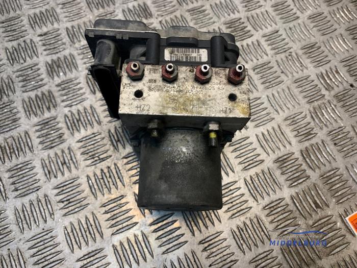 Gebrauchte ABS Pumpe Volkswagen Crafter 2.5 TDI 30/32/35/46/50 Preis € 89,00 Margenregelung angeboten von Autodemontagebedrijf Middelburg B.V