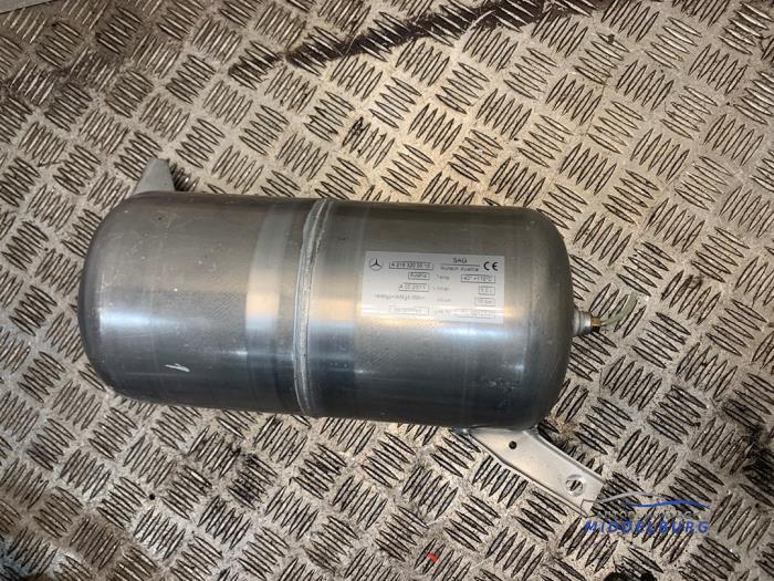 Begagnade Lufttank Mercedes CLS AMG (C218) 5.5 63 AMG V8 32V Performance package Pris € 39,00 Marginaltabell erbjuds av Autodemontagebedrijf Middelburg B.V