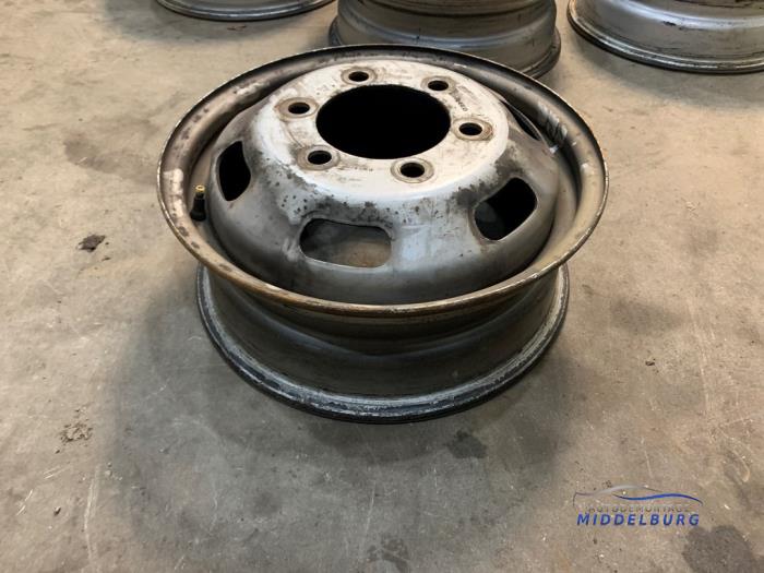 Używane Obrecz Iveco New Daily IV 35C18V, 35C18V/P, 35S18V, 35S18V/P Cena € 74,00 Procedura marży oferowane przez Autodemontagebedrijf Middelburg B.V
