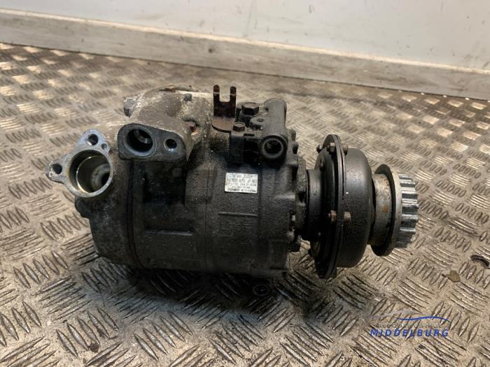 Usagé Pompe clim Volkswagen Transporter T5 2.5 TDi Prix € 74,00 Règlement à la marge proposé par Autodemontagebedrijf Middelburg B.V