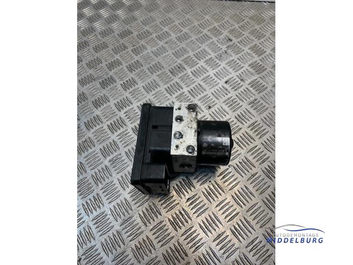 Used ABS pump Volkswagen Touran (1T1/T2) 2.0 FSI 16V Price € 39,00 Margin scheme offered by Autodemontagebedrijf Middelburg B.V