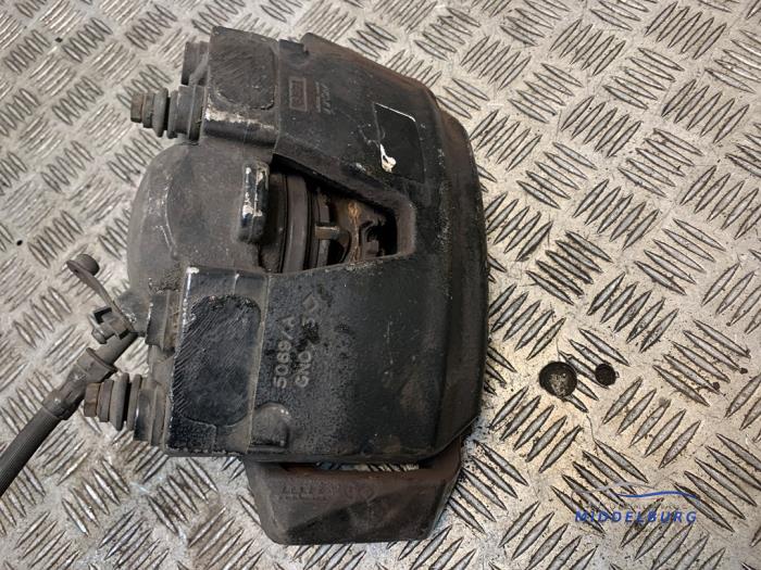 Used Front brake calliper, left Audi Q5 (8RB) 2.0 TFSI 16V Quattro Price € 29,00 Margin scheme offered by Autodemontagebedrijf Middelburg B.V