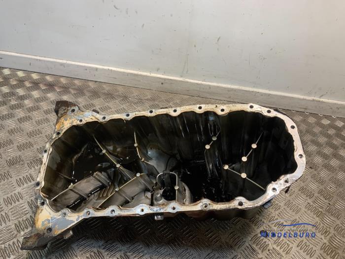 Gebrauchte Ölwanne Volkswagen Crafter 2.5 TDI 30/32/35/46/50 Preis € 100,00 Margenregelung angeboten von Autodemontagebedrijf Middelburg B.V