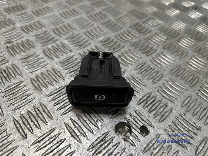 Gebrauchte Handbremsgriff Mercedes Vito Tourer (447.7) 2.0 114 CDI 16V Preis € 20,00 Margenregelung angeboten von Autodemontagebedrijf Middelburg B.V