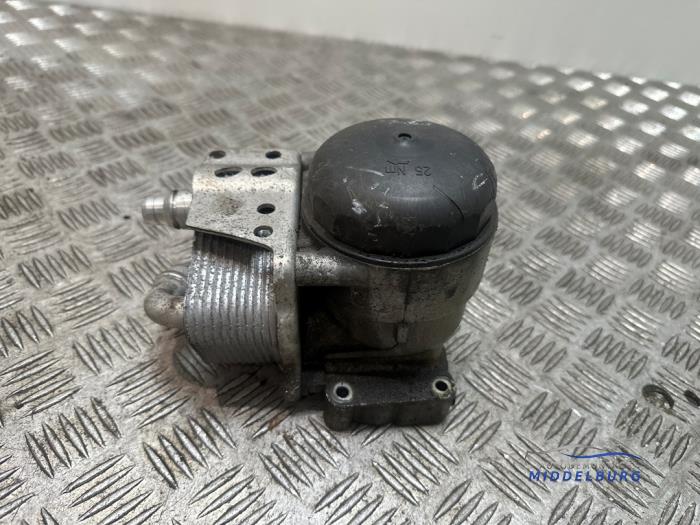 Gebrauchte Ölfiltergehäuse BMW 3 serie (E90) 320i 16V Preis € 15,00 Margenregelung angeboten von Autodemontagebedrijf Middelburg B.V