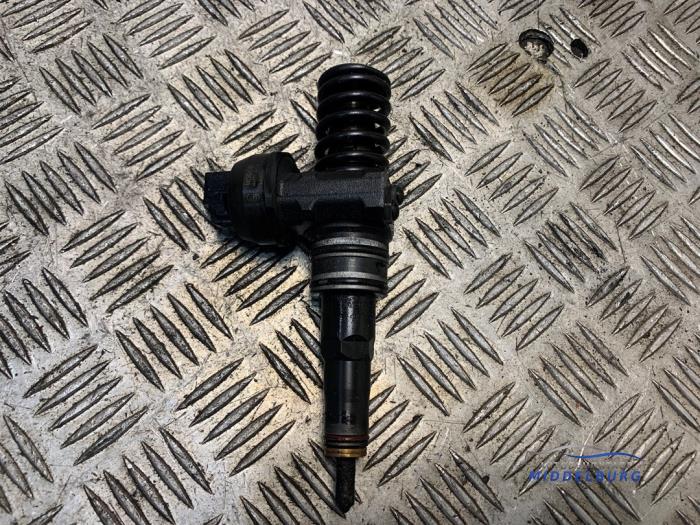 Usagé Injecteurs Volkswagen Caddy III (2KA,2KH,2CA,2CH) 2.0 SDI Prix € 108,00 Règlement à la marge proposé par Autodemontagebedrijf Middelburg B.V