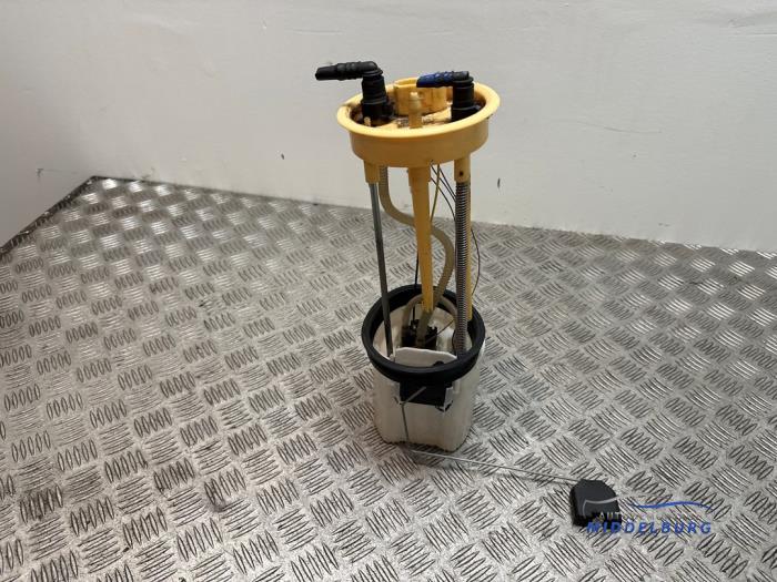Usagé Pompe à carburant Volkswagen Amarok 2.0 BiTDI 16V 163 Prix € 74,00 Règlement à la marge proposé par Autodemontagebedrijf Middelburg B.V