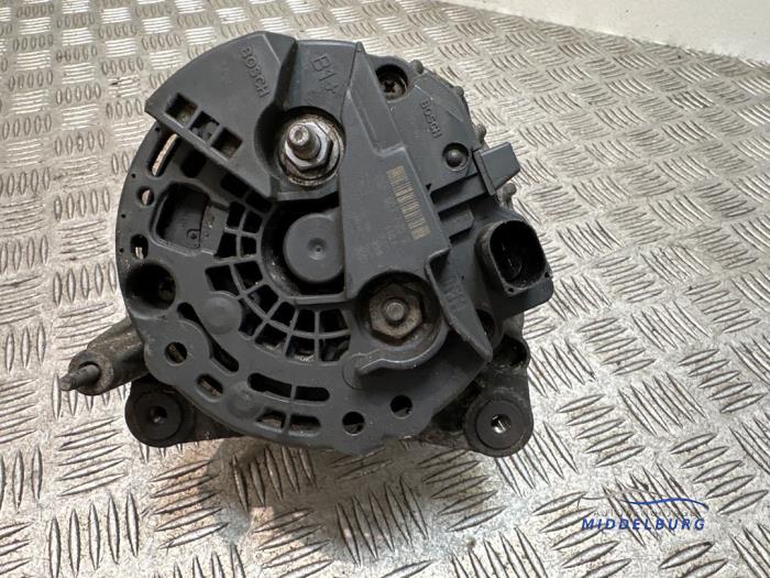 Dynamo van een Volkswagen Amarok 2.0 BiTDI 16V 163 2012