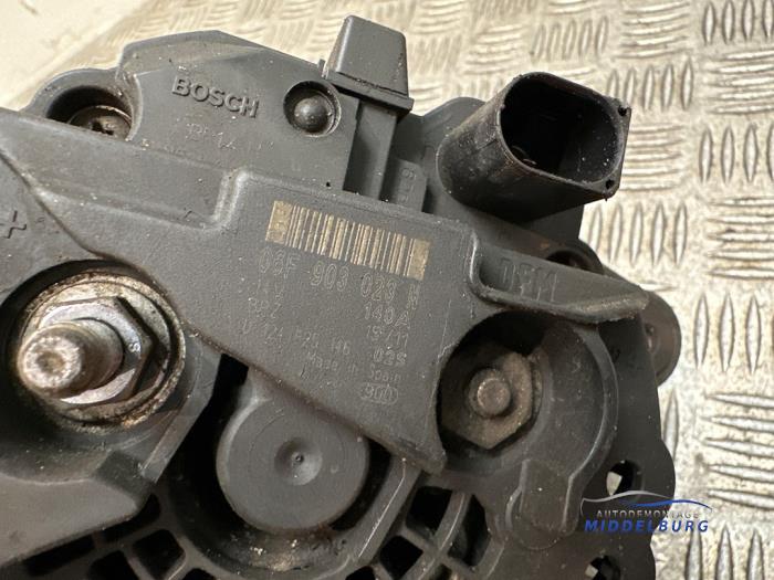 Dynamo van een Volkswagen Amarok 2.0 BiTDI 16V 163 2012