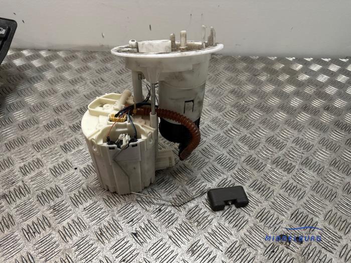 Usagé Pompe d'injection Audi A5 Sportback (8TA) 2.0 TFSI 16V Prix € 21,00 Règlement à la marge proposé par Autodemontagebedrijf Middelburg B.V