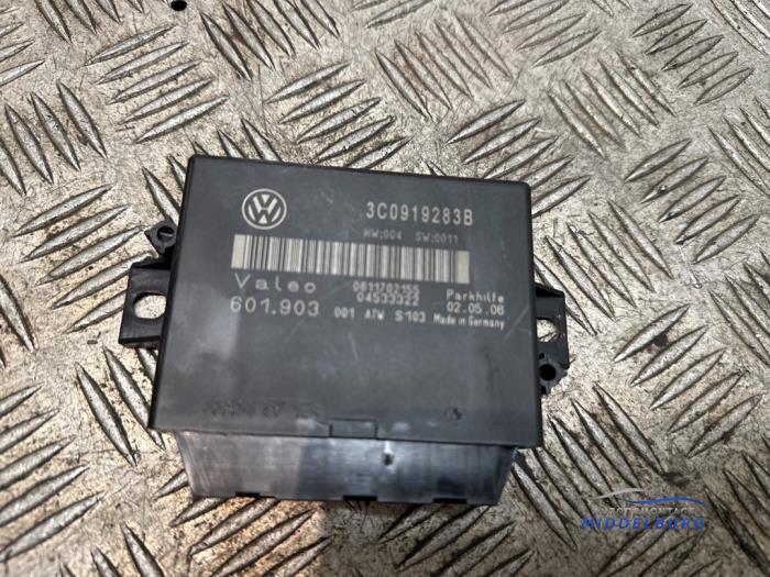Usados Módulo PDC Volkswagen Passat (3C2) 2.0 TFSI/TSI 16V Precio € 14,00 Norma de margen ofrecido por Autodemontagebedrijf Middelburg B.V