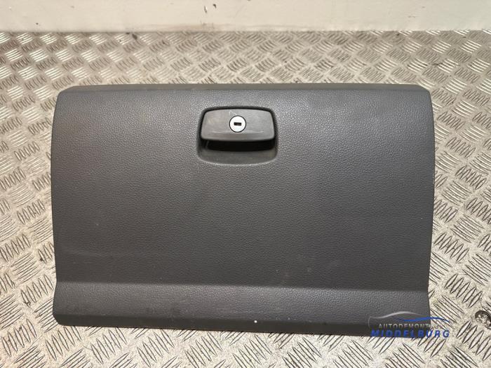 Begagnade Handskfack Volkswagen Amarok 2.0 BiTDI 16V 163 Pris € 34,00 Marginaltabell erbjuds av Autodemontagebedrijf Middelburg B.V