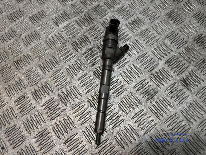 Usagé Injecteurs Hyundai H-300 2.5 CRDi Prix € 74,00 Règlement à la marge proposé par Autodemontagebedrijf Middelburg B.V