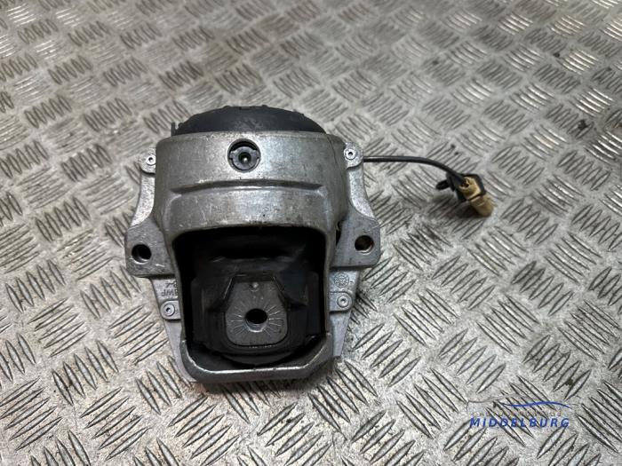 Used Engine mount Audi A4 (B8) 3.0 TDI V6 24V Quattro Price € 69,00 Margin scheme offered by Autodemontagebedrijf Middelburg B.V