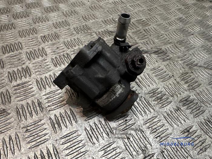 Usagé Pompe de direction Audi A4 (B8) 3.0 TDI V6 24V Quattro Prix € 23,00 Règlement à la marge proposé par Autodemontagebedrijf Middelburg B.V