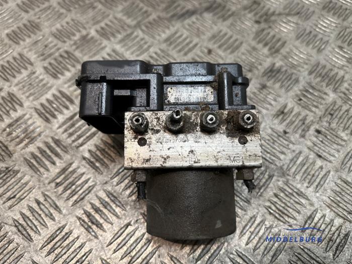 Begagnade ABS-pump Peugeot Partner (GC/GF/GG/GJ/GK) 1.6 HDI 75 Phase 1 Pris € 156,00 Marginaltabell erbjuds av Autodemontagebedrijf Middelburg B.V