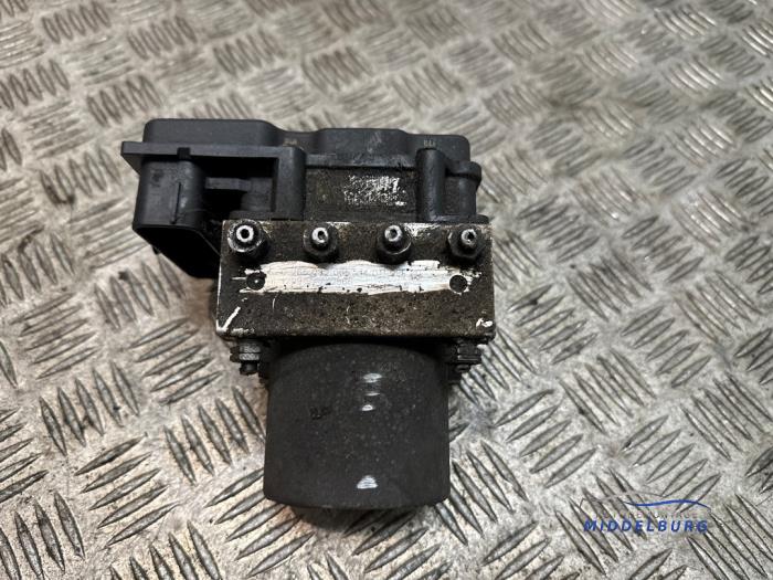 Usagé Bloc ABS Fiat Scudo (270) 1.6 D Multijet DPF Prix € 14,00 Règlement à la marge proposé par Autodemontagebedrijf Middelburg B.V