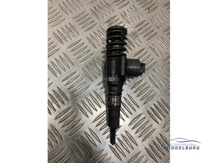 Usagé Injecteurs Volkswagen Touran (1T1/T2) 2.0 TDI 16V 136 Prix € 41,00 Règlement à la marge proposé par Autodemontagebedrijf Middelburg B.V