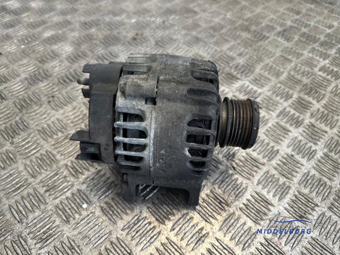 Gebrauchte Dynamo Renault Clio IV Estate/Grandtour (7R) 1.5 Energy dCi 90 FAP Preis € 34,00 Margenregelung angeboten von Autodemontagebedrijf Middelburg B.V