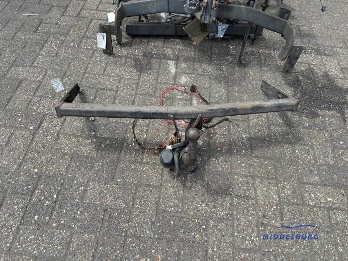 Używane Hak holowniczy Seat Leon (1P1) 1.2 TSI Cena € 49,00 Procedura marży oferowane przez Autodemontagebedrijf Middelburg B.V