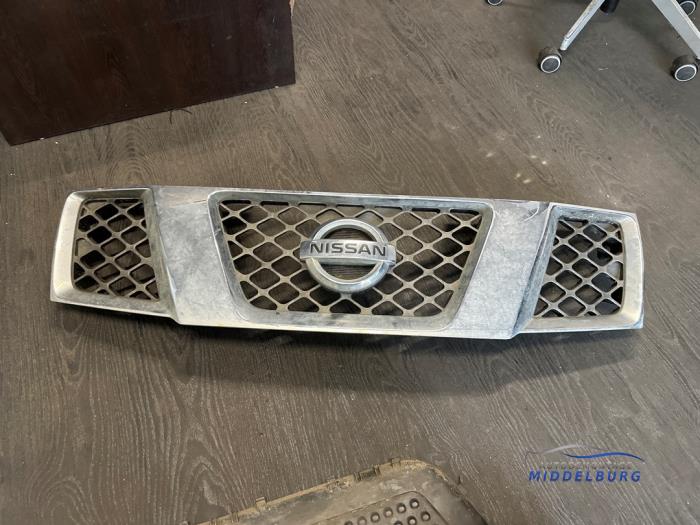 Begagnade Grill Nissan Pathfinder (R51) 2.5 dCi 16V 4x4 Pris € 49,00 Marginaltabell erbjuds av Autodemontagebedrijf Middelburg B.V