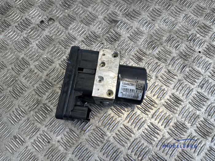 Usagé Bloc ABS Chevrolet Orlando 2.0 D 16V Prix € 149,00 Règlement à la marge proposé par Autodemontagebedrijf Middelburg B.V