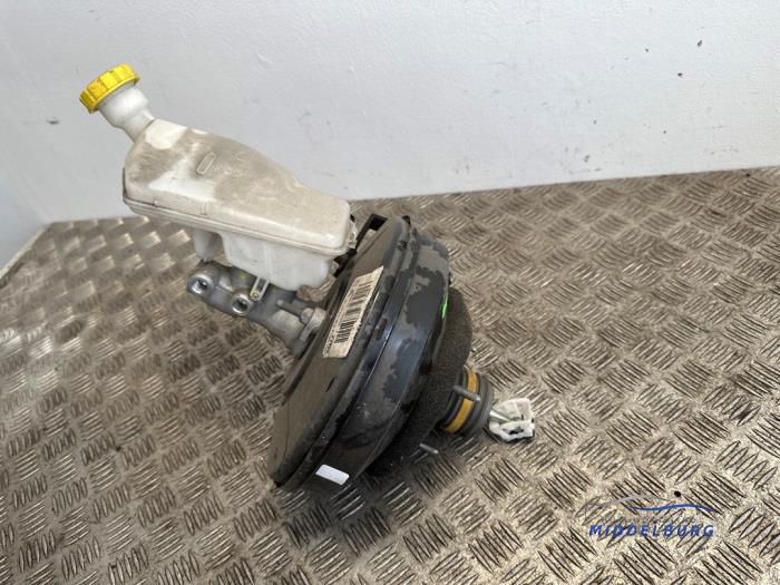 Usagé Servo frein Opel Crossland (X) 1.2 12V Prix € 24,00 Règlement à la marge proposé par Autodemontagebedrijf Middelburg B.V