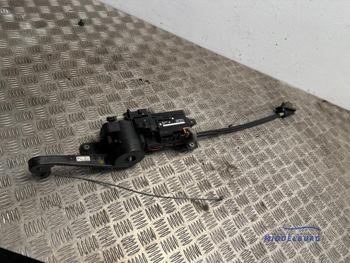 Sliding door motor