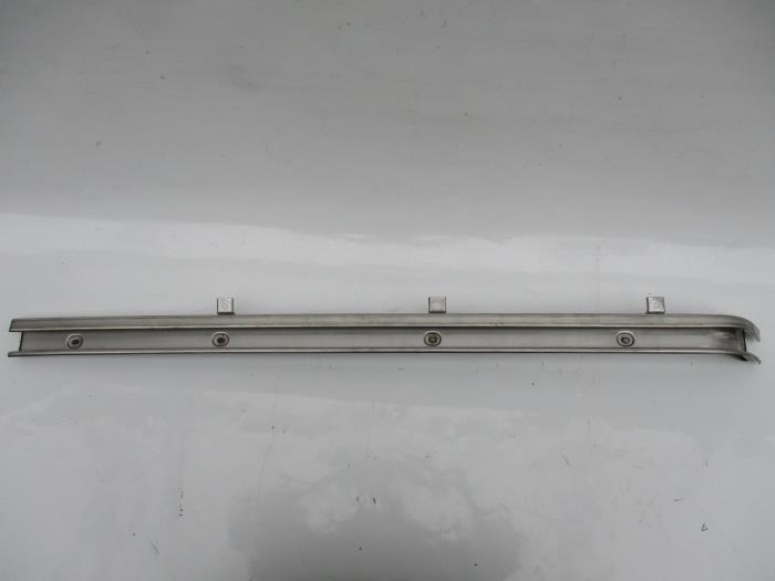 Sliding door rail, right Volkswagen Transporter - 7H1843872AA