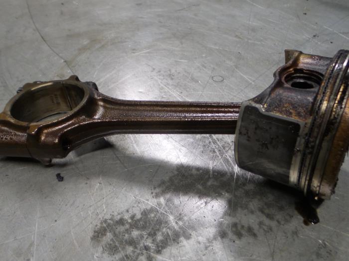 Usados Pistón Seat Altea (5P1) 1.6 Precio € 35,00 Norma de margen ofrecido por A.T.S. van de Wiel