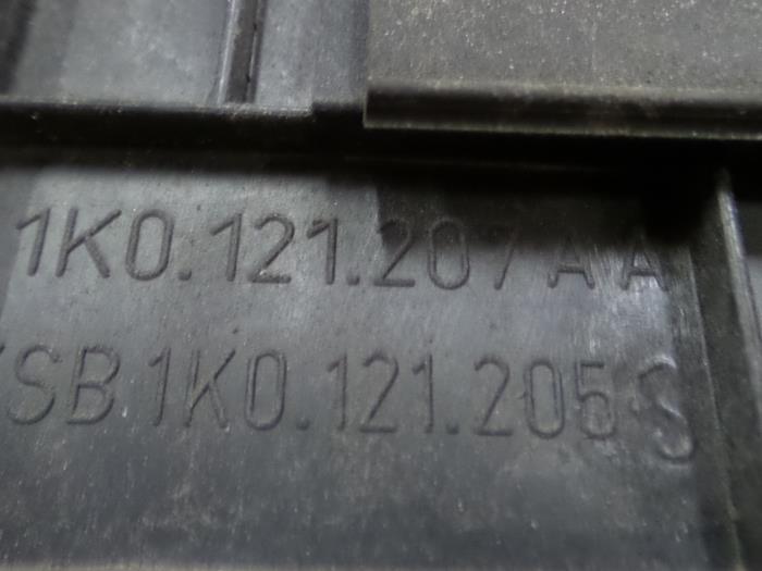 Caja de aleta de refrigeración de un Seat Leon (1P1) 2.0 TDI 16V 2008