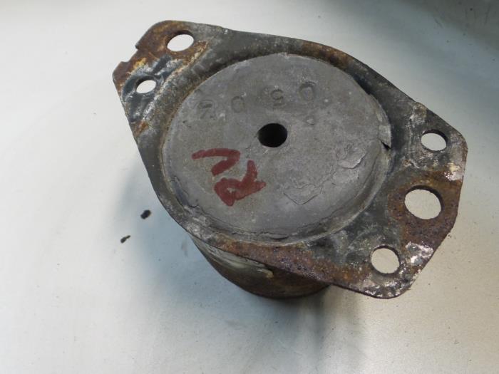 Used Engine mount Alfa Romeo GT (937) 1.9 JTD 16V Multijet Price € 40,00 Margin scheme offered by A.T.S. van de Wiel