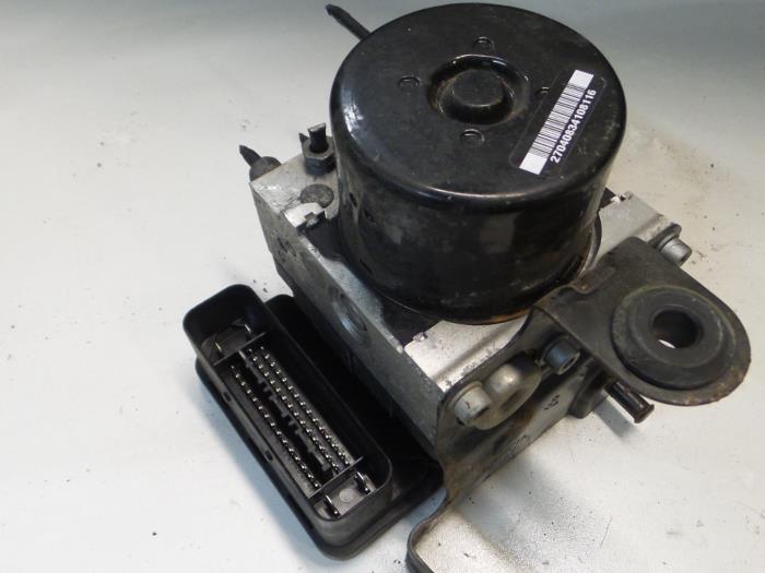 Usagé Bloc ABS Alfa Romeo Giulietta (940) 2.0 JTDm 16V 140 Prix € 135,00 Règlement à la marge proposé par A.T.S. van de Wiel