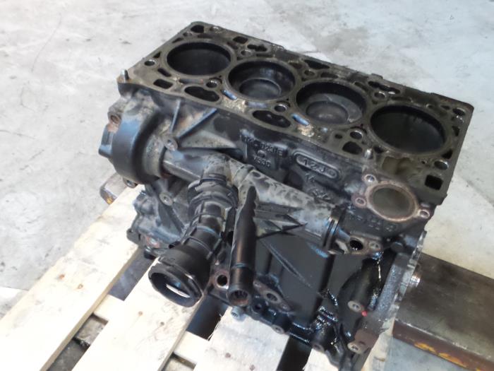Used Engine crankcase Seat Leon (5FB) 1.6 TDI Ecomotive 16V Price € 370,00 Margin scheme offered by A.T.S. van de Wiel