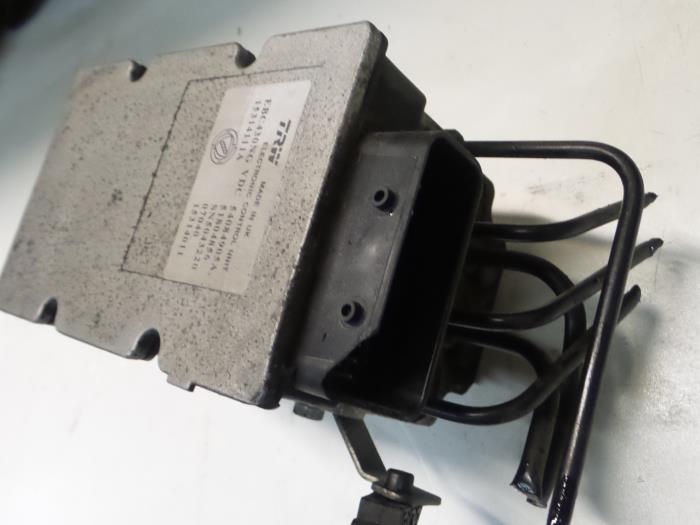 Usagé Bloc ABS Alfa Romeo 159 Sportwagon (939BX) 2.4 JTDm 20V Prix € 145,00 Règlement à la marge proposé par A.T.S. van de Wiel