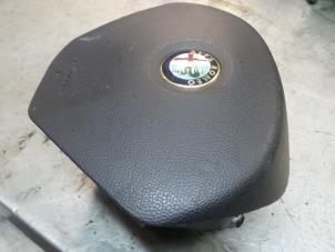 Usagé Airbag gauche (volant) Alfa Romeo Giulietta Prix € 135,00 Règlement à la marge proposé par A.T.S. van de Wiel