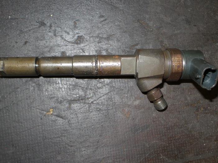 Usagé Injecteurs Alfa Romeo 159 Sportwagon (939BX) 2.4 JTDm 20V Prix € 95,00 Règlement à la marge proposé par A.T.S. van de Wiel