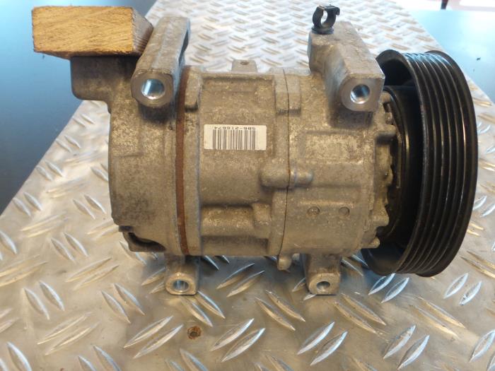 Air conditioning pump from a Alfa Romeo 147 (937) 1.9 JTDM 2008