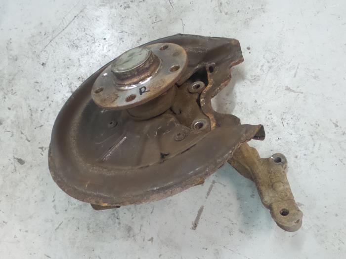 Knuckle, rear right from a Seat Altea (5P1) 1.2 TSI 2011