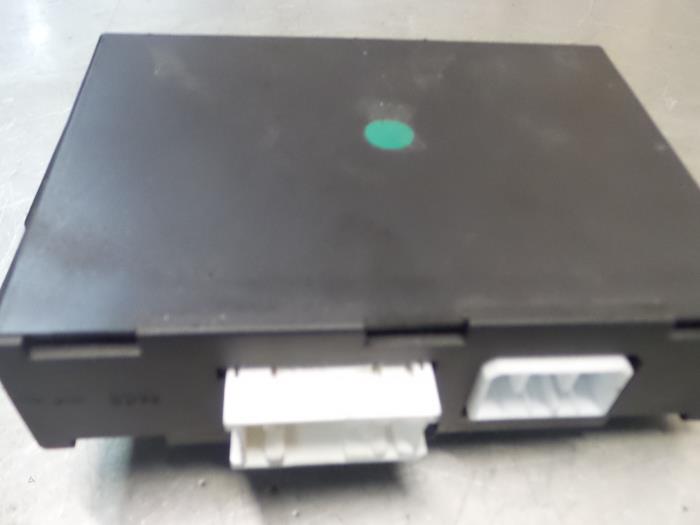 Central door locking module from a Alfa Romeo 147 (937) 1.6 Twin Spark Veloce 16V 2007