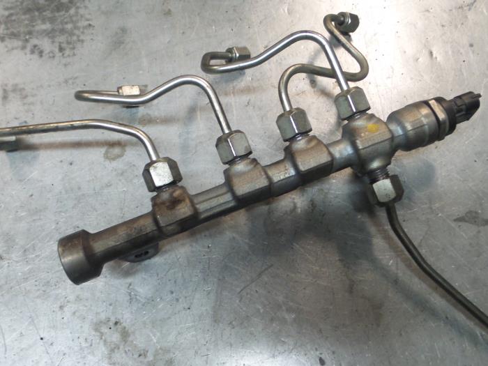 Usagé Système d'injection Alfa Romeo Giulietta (940) 2.0 JTDm 16V 140 Prix € 95,00 Règlement à la marge proposé par A.T.S. van de Wiel