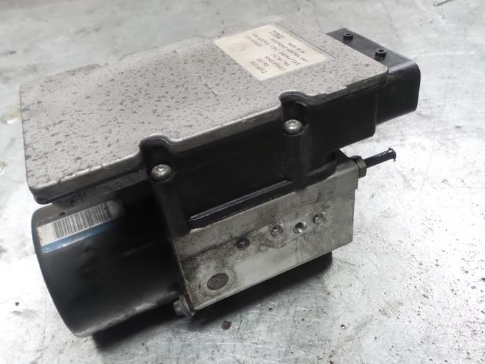 Usagé Bloc ABS Alfa Romeo 159 (939AX) 1.9 JTS 16V Prix € 110,00 Règlement à la marge proposé par A.T.S. van de Wiel