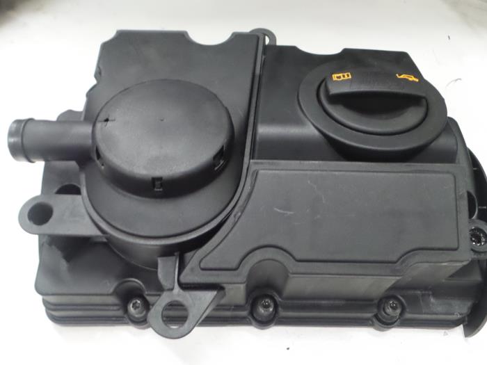 Usagé Couvercle soupapes Seat Ibiza IV SC (6J1) 1.4 TDI Prix € 55,00 Règlement à la marge proposé par A.T.S. van de Wiel