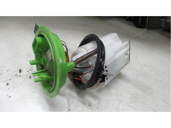 Bomba eléctrica de combustible de un Seat Leon (5FB) 1.4 TSI Ecomotive 16V 2015