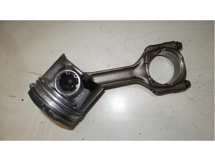 Usados Pistón Alfa Romeo Brera (939) 2.4 JTDM 20V Precio € 40,00 Norma de margen ofrecido por A.T.S. van de Wiel