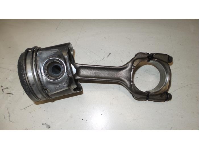Usados Pistón Alfa Romeo Brera (939) 2.4 JTDM 20V Precio € 40,00 Norma de margen ofrecido por A.T.S. van de Wiel